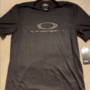 NWT Oakley athletic shirt